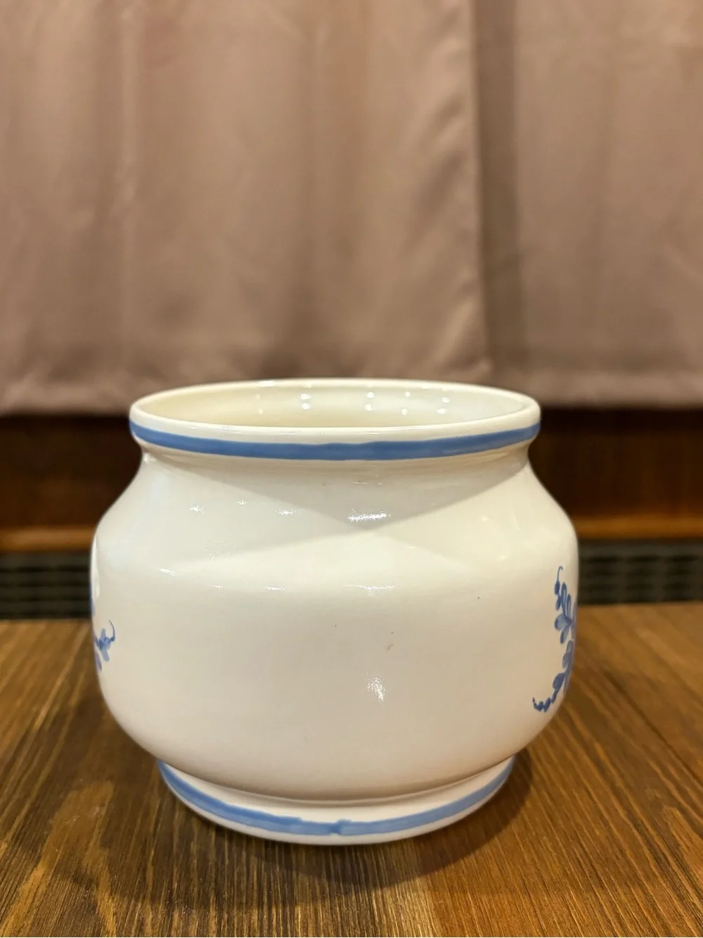 Vintage 1981 FTD ceramic planter cream with blue flower design